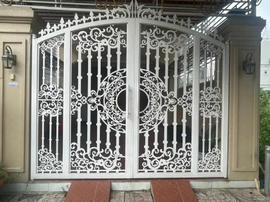 mau-cua-cong-sat-2-c-canh-dep-cnc-002
